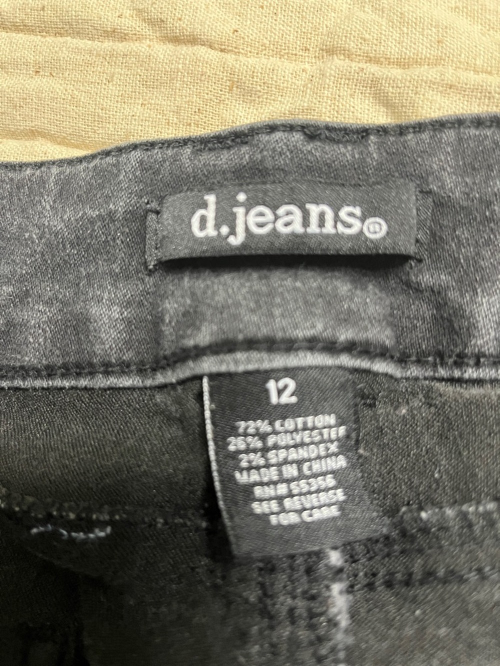 d. jeans Black Cropped Capris - Picture 2 of 11